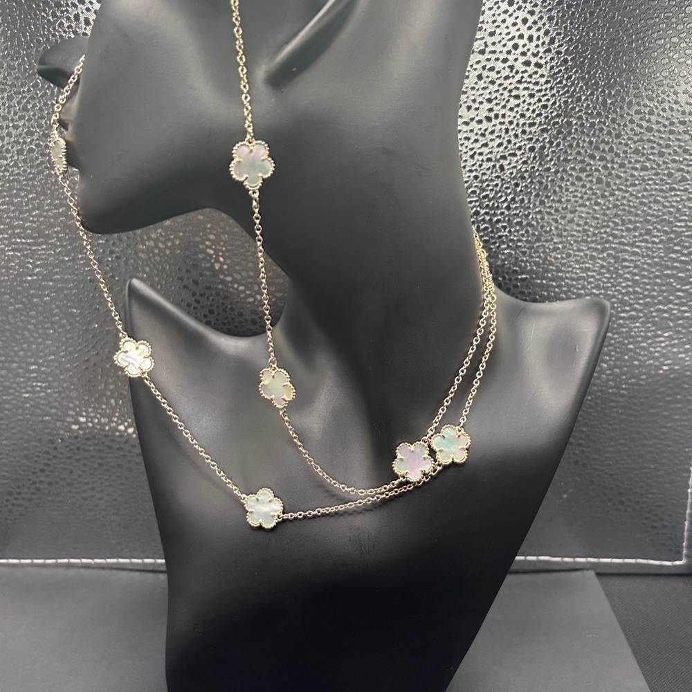 Elegant Gold and White Floral Necklace